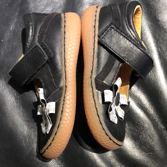 Size 6 Livie & Luca black strap measuring tape - Picture 2 of 5